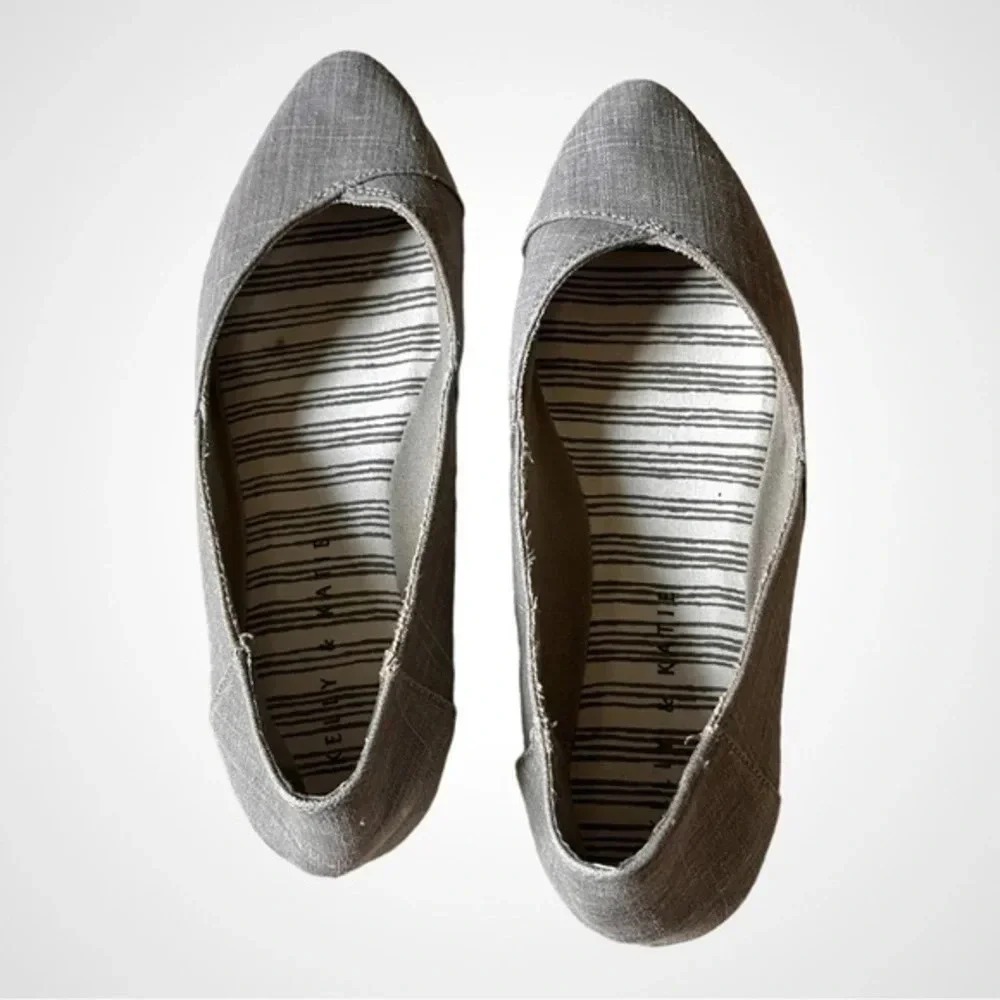 KELLY & KATIE Gray Zoe Canvas Ballet Flat‎ | Size 8.5
